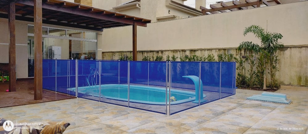 Cerca de Piscina - RS