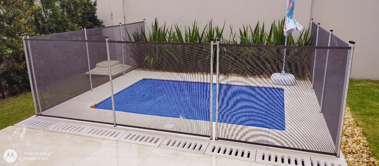 Cerca de Piscina - RS